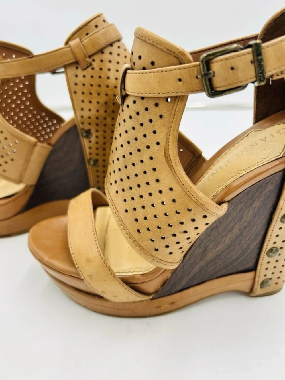 Gianni Bini Camel Leather Wooden Perforated Wedge Platform Sandal Sz 6.5